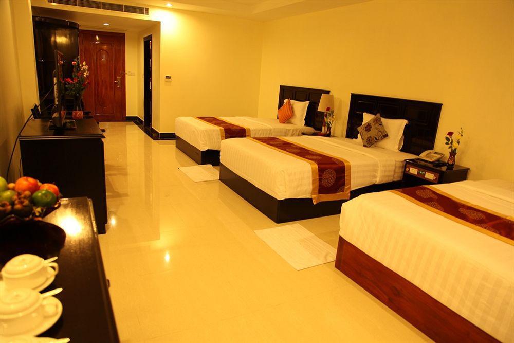 Huang Ting Hotel Phnom Penh Exterior photo