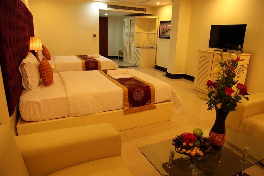 Huang Ting Hotel Phnom Penh Exterior photo