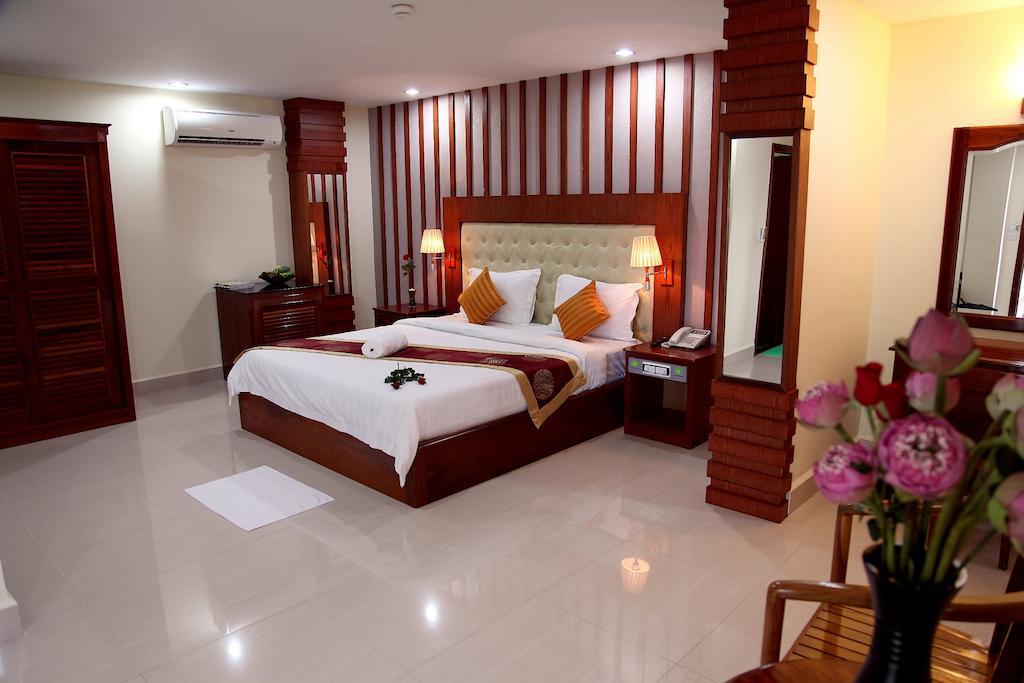 Huang Ting Hotel Phnom Penh Exterior photo