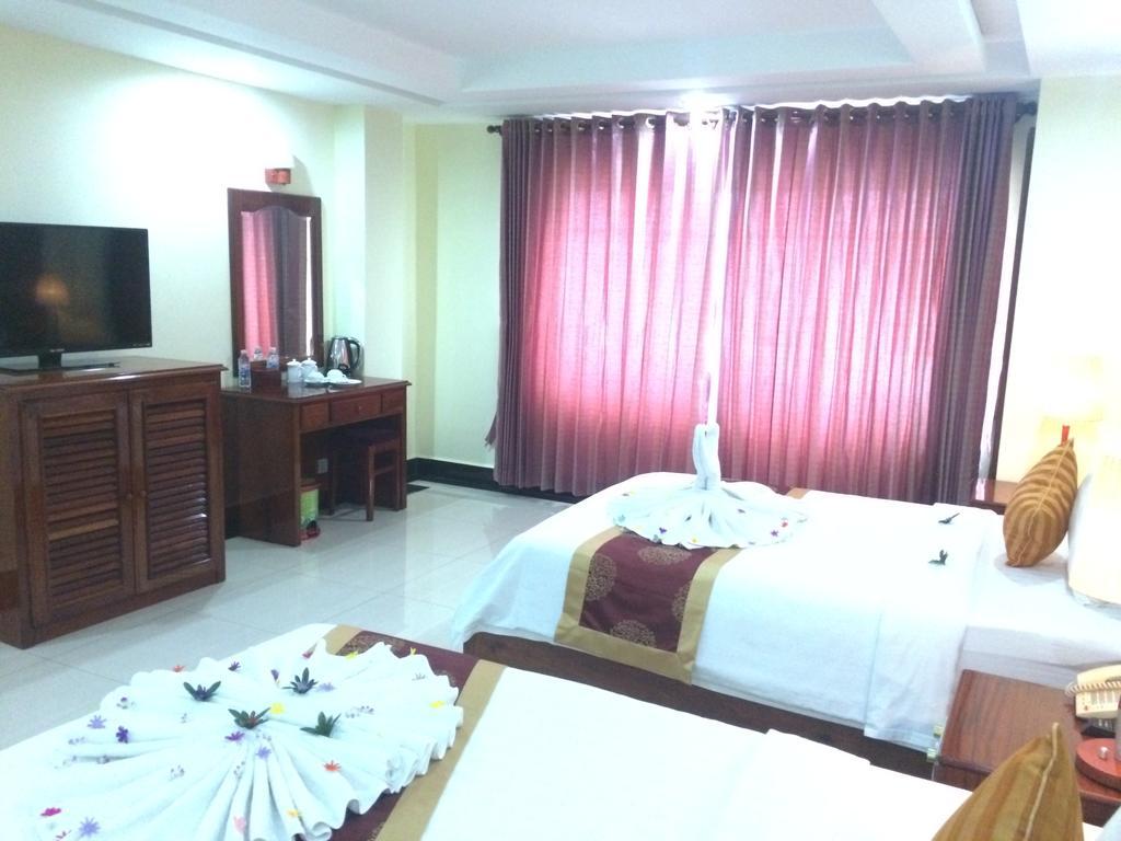 Huang Ting Hotel Phnom Penh Exterior photo