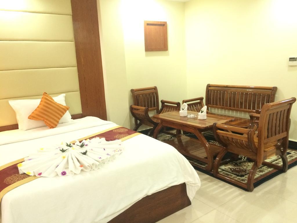 Huang Ting Hotel Phnom Penh Exterior photo