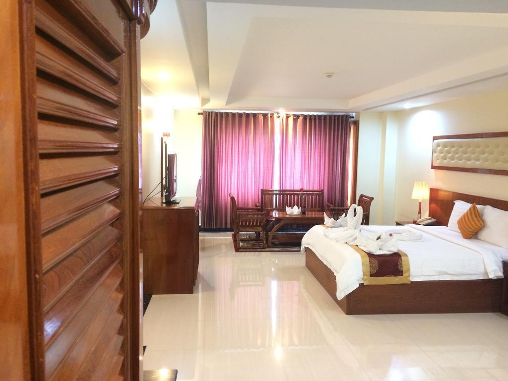 Huang Ting Hotel Phnom Penh Exterior photo